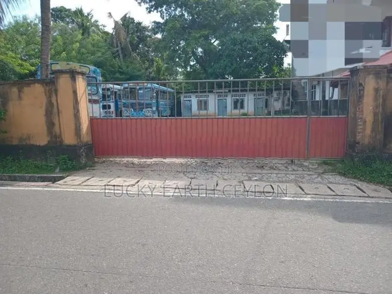 Boralesgamuwa, Square Shaped Bare Land For Rent (NZM1123)