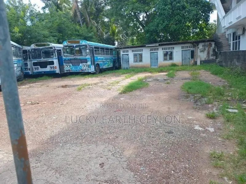 Boralesgamuwa, Square Shaped Bare Land For Rent (NZM1123)