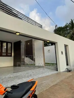 Super Luxury Two Storey House for Sale in Battaramulla Ds675