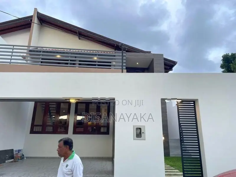 Super Luxury Two Storey House for Sale in Battaramulla Ds675