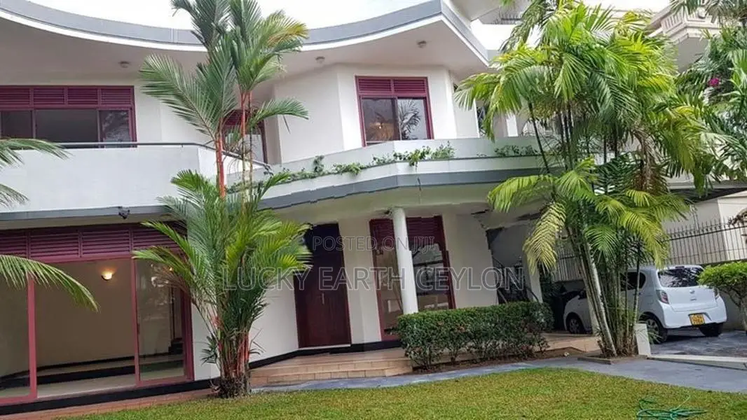Battaramulla, 2 Story, Unfurnished House With Rooftop For Rent (MG1334