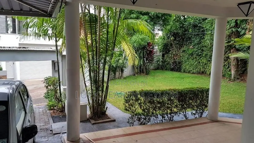 Battaramulla, 2 Story, Unfurnished House With Rooftop For Rent (MG1334