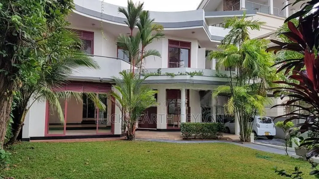 Battaramulla, 2 Story, Unfurnished House With Rooftop For Rent (MG1334