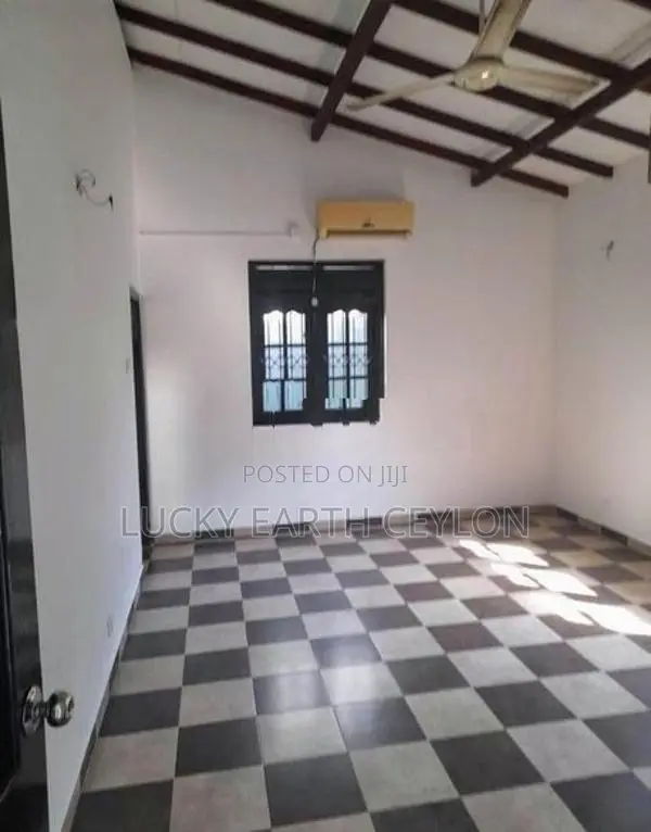 Rajagiriya, 2 Story, Solar Powered Commercial Use House - Rent (ZM1125