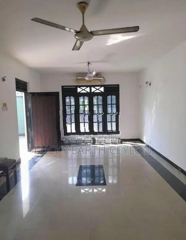 Rajagiriya, 2 Story, Solar Powered Commercial Use House - Rent (ZM1125
