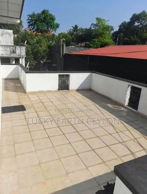Rajagiriya, 2 Story, Solar Powered Commercial Use House - Rent (ZM1125