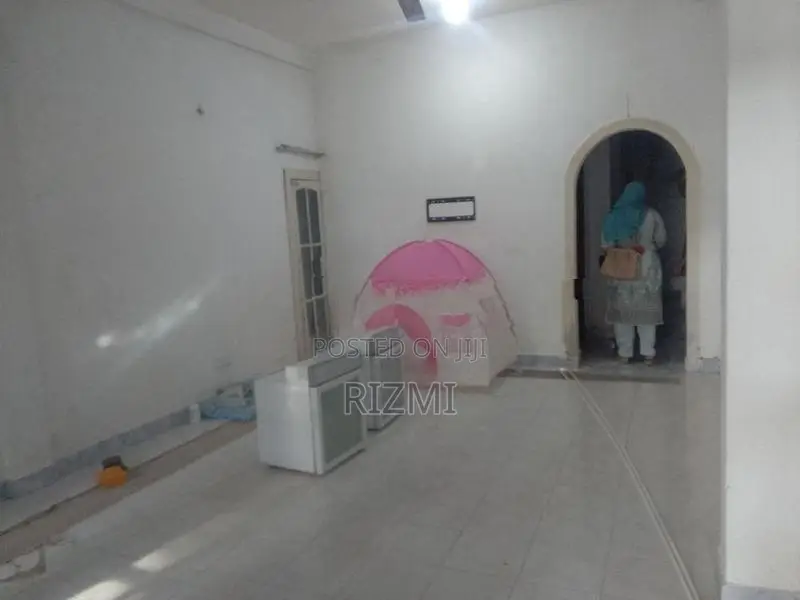 3.3 perches 3 storey 5BR 2 unit house for sale in dehiwala waidya road