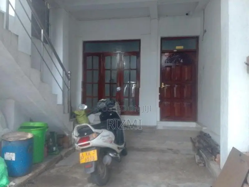 3.3 perches 3 storey 5BR 2 unit house for sale in dehiwala waidya road