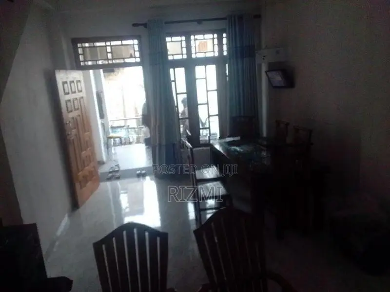 3.3 perches 3 storey 5BR 2 unit house for sale in dehiwala waidya road