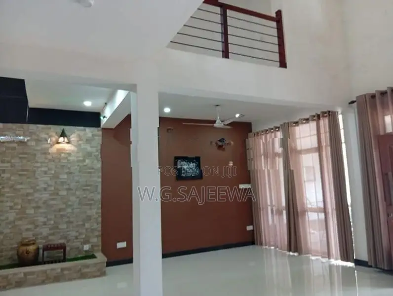 4 Bedroom House for Sale in Seeduwa Village