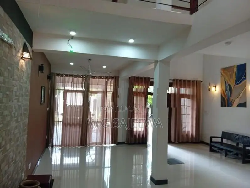 4 Bedroom House for Sale in Seeduwa Village