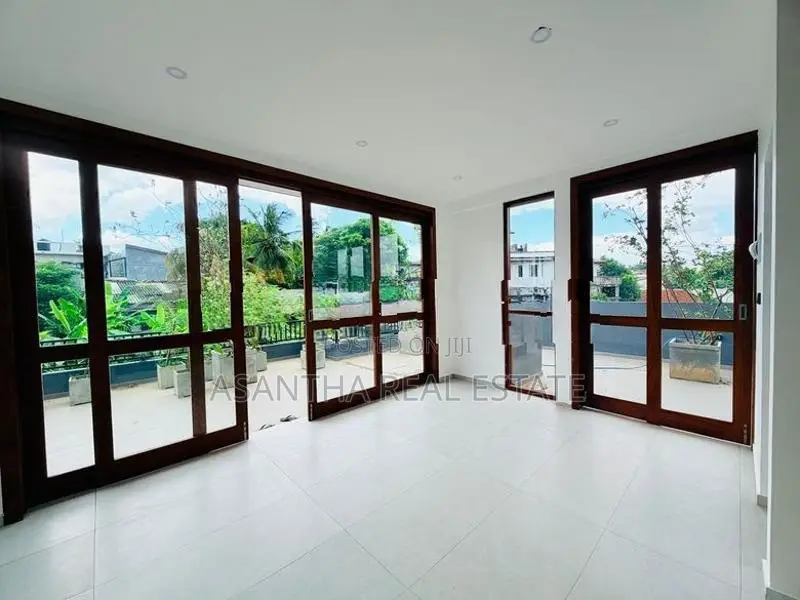 Brand New LUXURY HOUSE Sale At 500 M Thalawathugoda