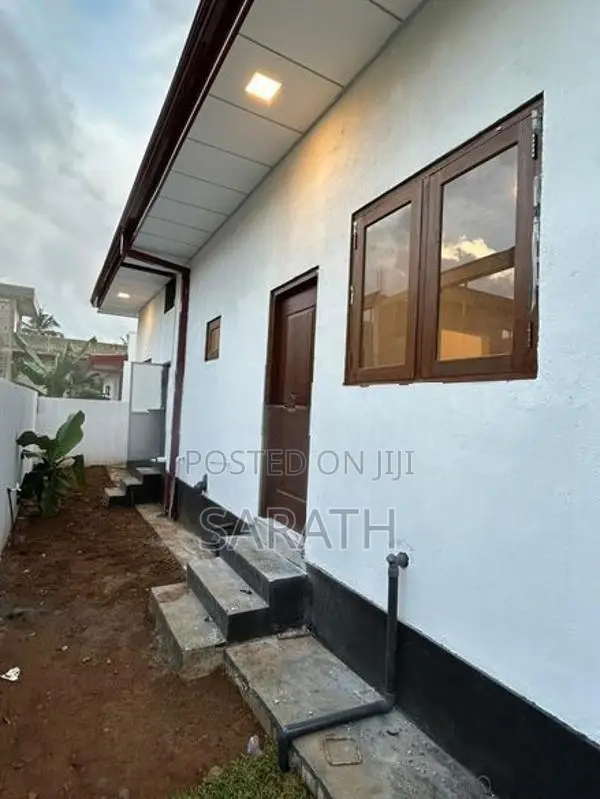 Well Build Brand New House In Homagama