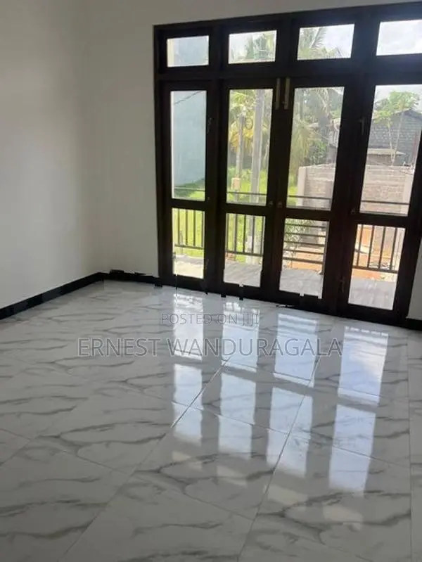 house for sale in madapatha. hs492
