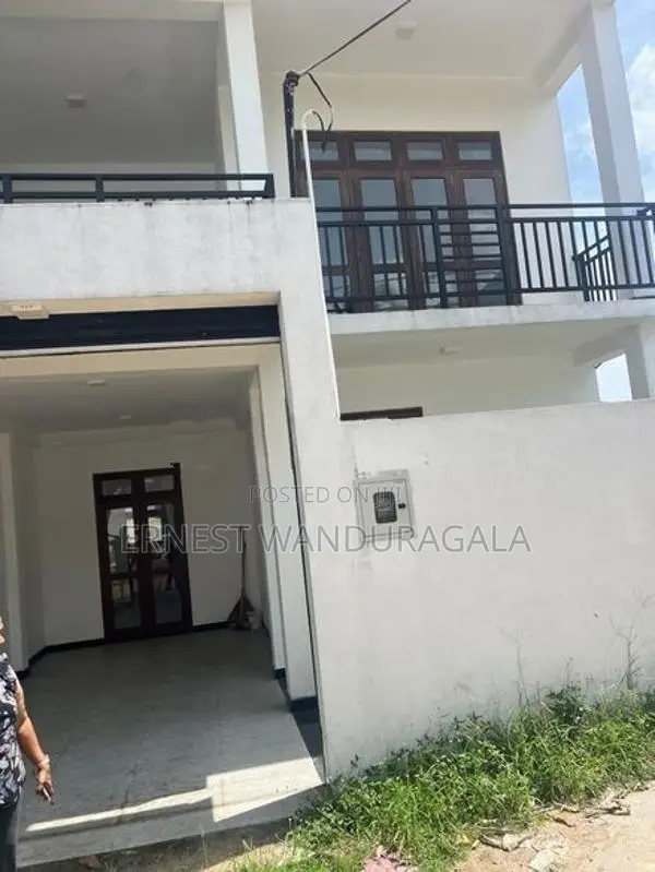 house for sale in madapatha. hs492