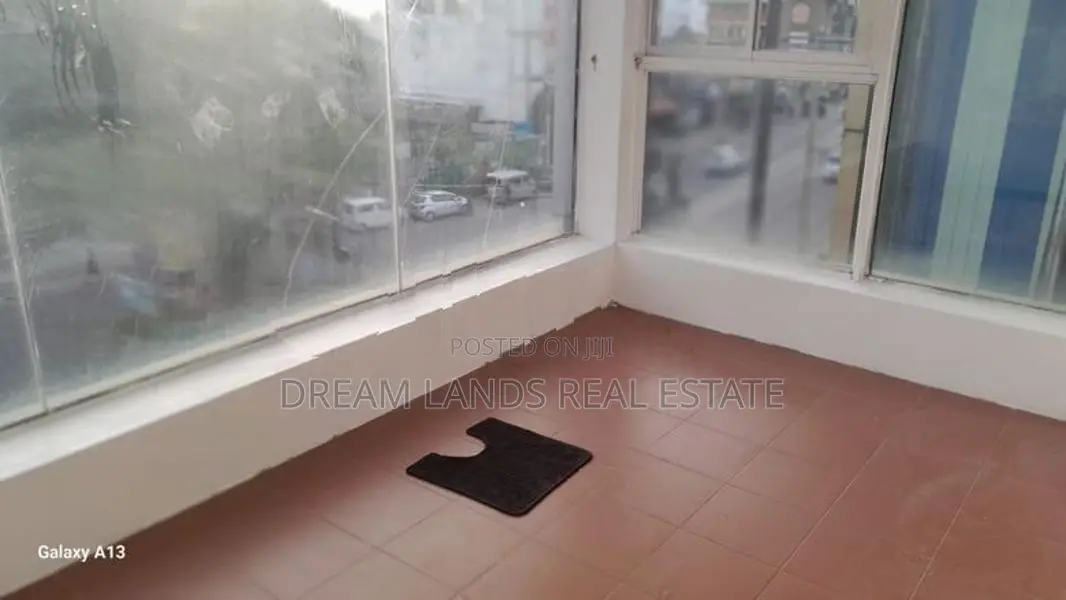 Mt Laviniya 3 Floor Unit for Rent ( R- 748)