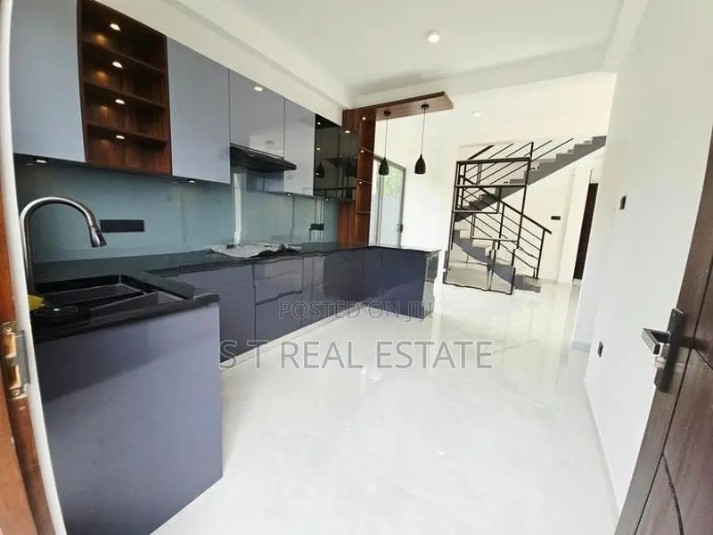 Elegant Designed Luxury Three Story House For Sale In Pannipitiya