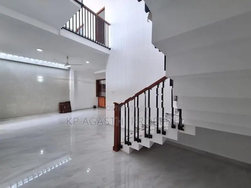 architecture desing luxury house for sale in athurugiriya