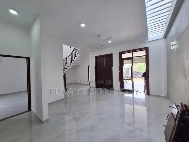 architecture desing luxury house for sale in athurugiriya