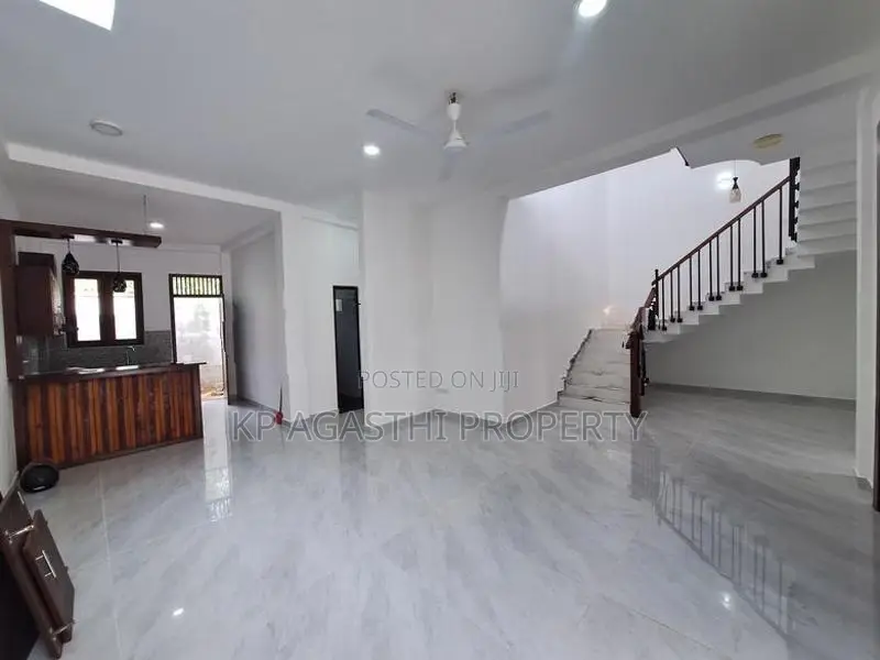 architecture desing luxury house for sale in athurugiriya