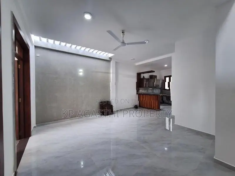 architecture desing luxury house for sale in athurugiriya