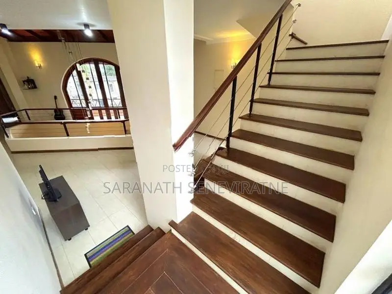 Luxury House in Kotte - Jubilee Post / Pagoda Rd