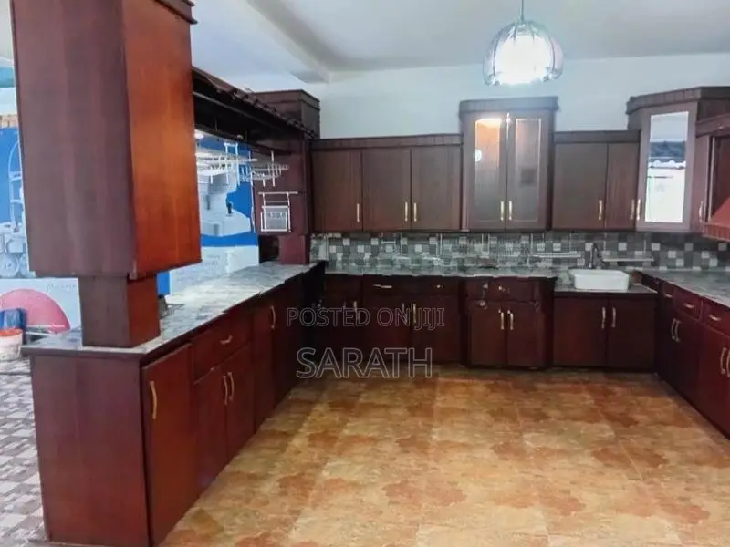Luxury Upstairs House Sale Battaramulla