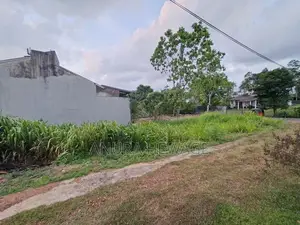 තලවතුගොඩ, සමගි මාවතේ පිහිටි ඉඩමක් විකිණීමට ඇත. (ID : THLW005S)