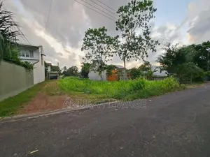 තලවතුගොඩ, සමගි මාවතේ පිහිටි ඉඩමක් විකිණීමට ඇත. (ID : THLW005S)