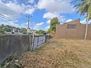 Land for Sale Pelawatte, facing lake. (ID : PLWT002)