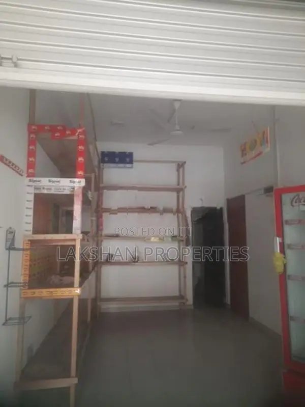 Shop For Rent In Boralesgamuwa Lake Road