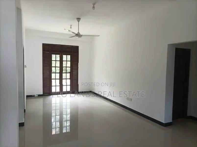 (AR160) Luxury Two Storey House for Rent in Homagama
