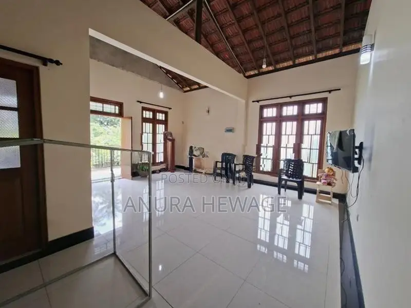 ගම්පහ, මිනුවන්ගොඩ පිහිටි නිවසක් විකිණීමට ඇත. (ID: MNGD001S)