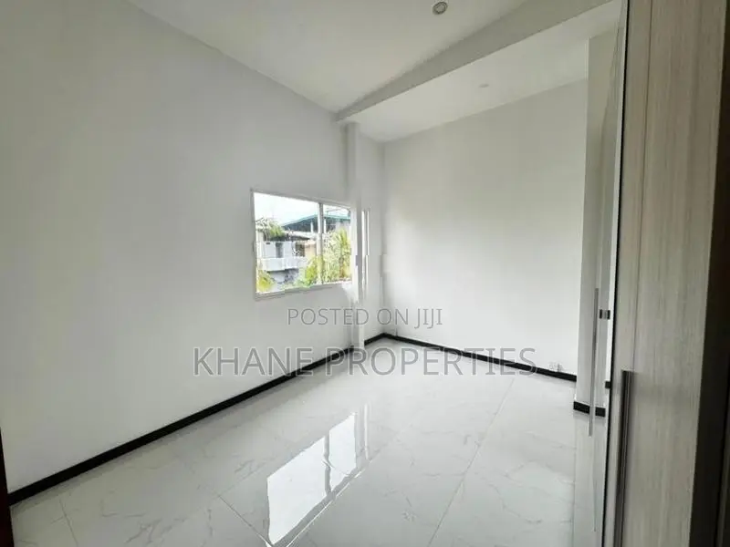 Modern Living | Spacious 2-Bedroom Apartment in Colombo 05 Apartments