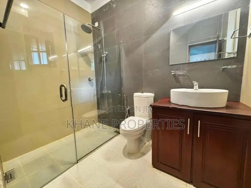 Fully Furnished Luxury House with Spacious Garden | Colombo 05
