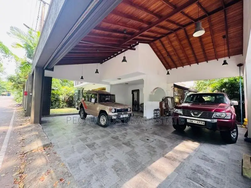 (SR950) 18 Perch Semi Furnished House for Rent in Mihidu Rd Kotte