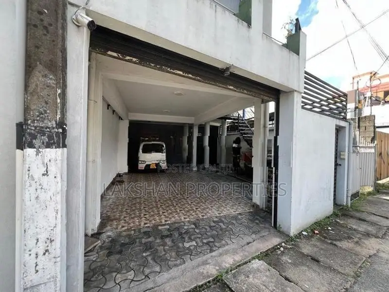 Ground Floor House For Rent In Boralesgamuwa Lake Road