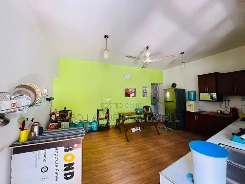 (SR1543) Three Storey House for Rent in Mulleriyawa