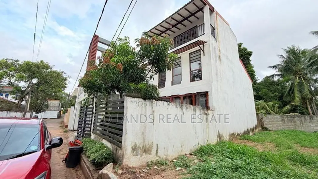 (SR1543) Three Storey House for Rent in Mulleriyawa