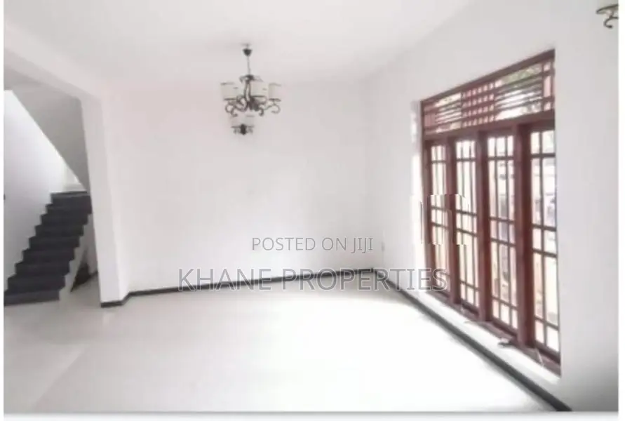 Spacious 6-Bedroom House for Sale in Kandana