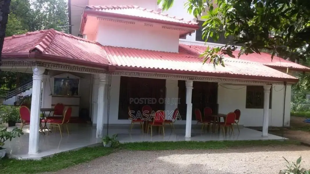 පොළොන්නරුව මැදිරිගිරිය අවන්හල කුලියට දීමට තිබේ