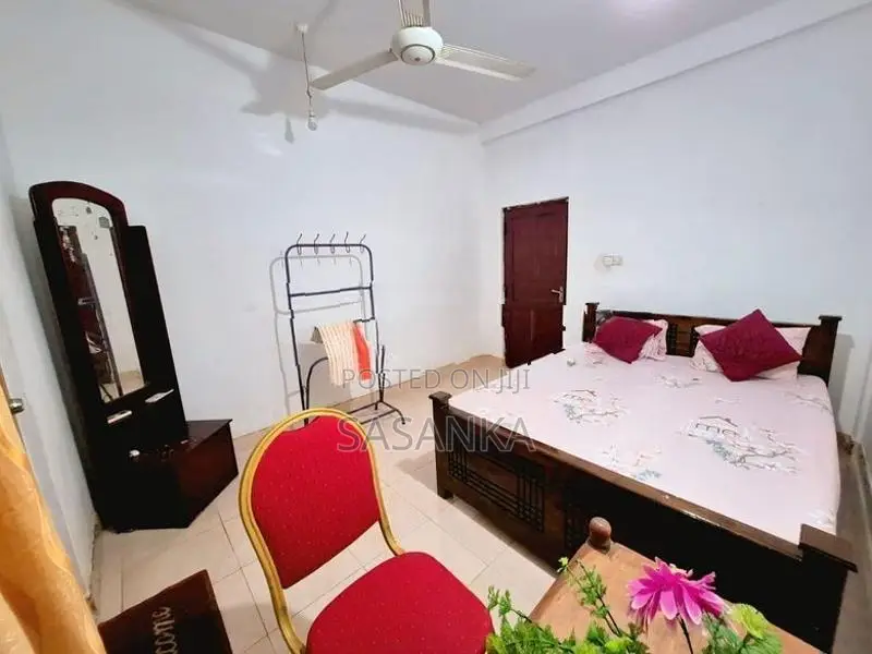 පොළොන්නරුව මැදිරිගිරිය අවන්හල කුලියට දීමට තිබේ