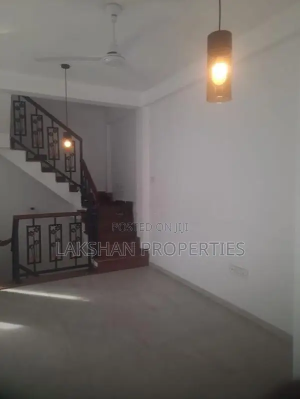 3 Story House For Rent In Nugegoda Ambuldeniya