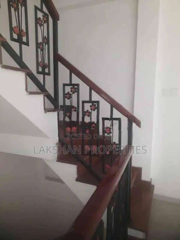 3 Story House For Rent In Nugegoda Ambuldeniya