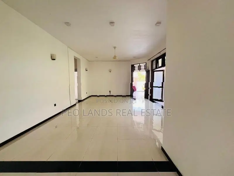 (AR197) 3 Bedroom Upper Floor House for Rent in Kottawa