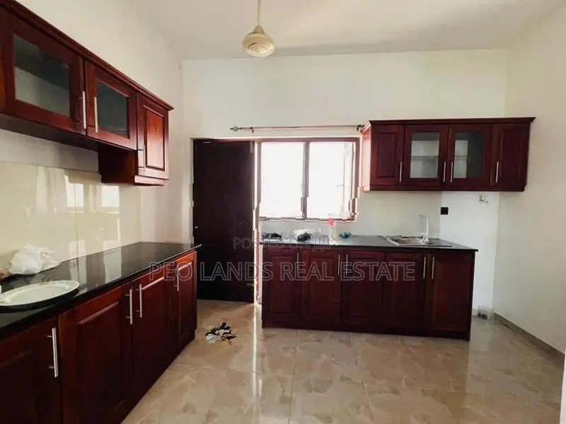 (AR197) 3 Bedroom Upper Floor House for Rent in Kottawa