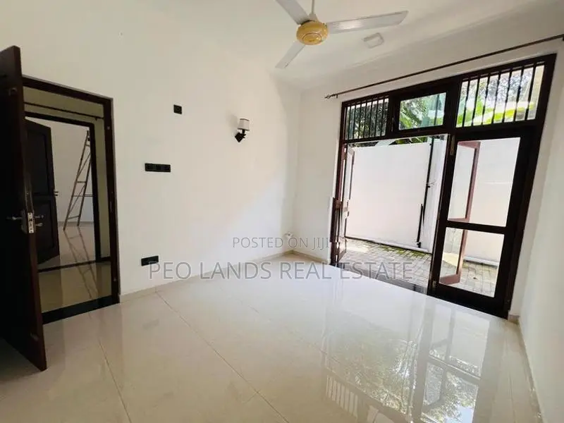 (AR197) 3 Bedroom Upper Floor House for Rent in Kottawa