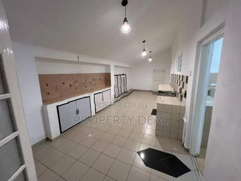 4 BR House for Sale in Dehiwala- PDH282