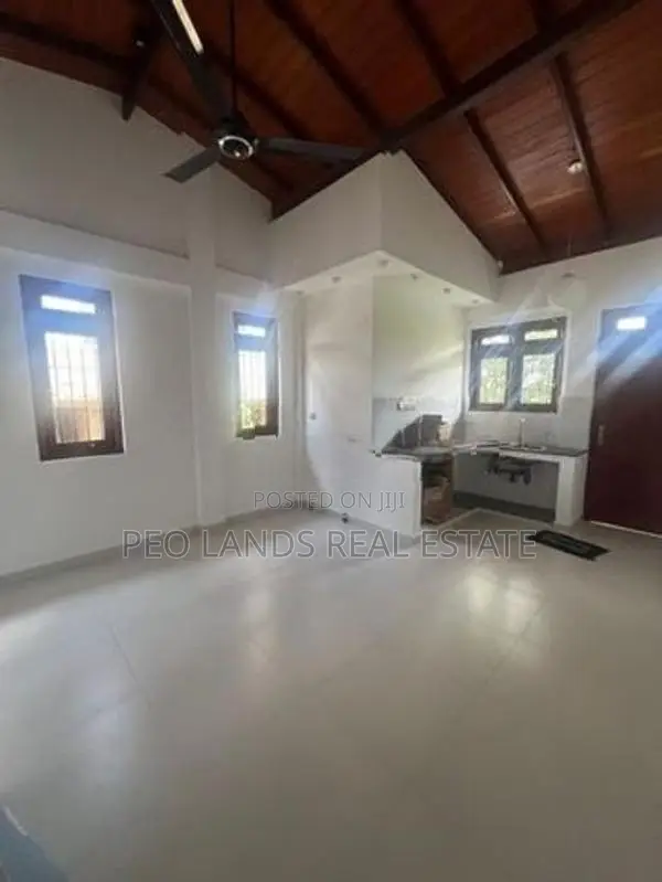 (AR216) House Upstair Unit for Rent in Homagama
