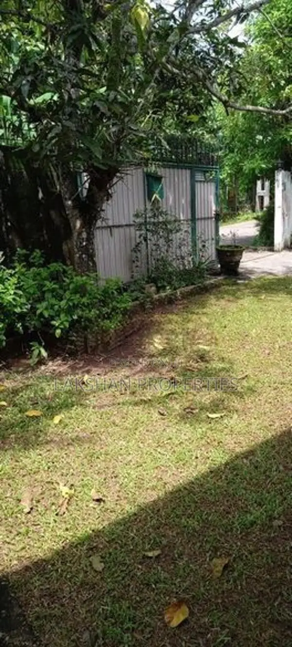 Land For Sale In Boralesgamuwa අබේරත්න මාවත